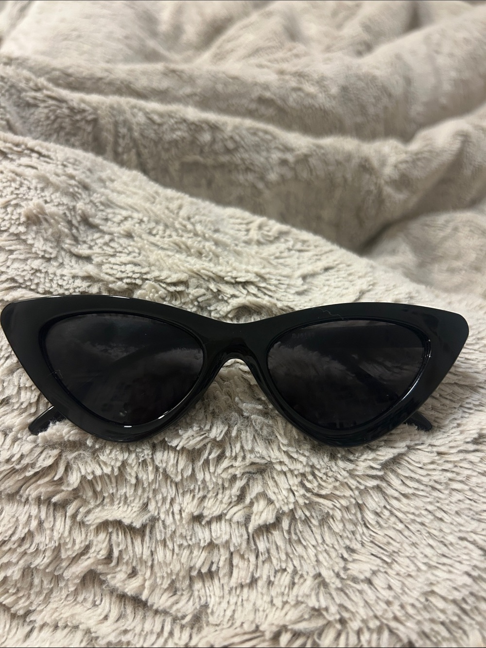 Black Cat Eye Sunglasses for Women - Sleek Retro Style